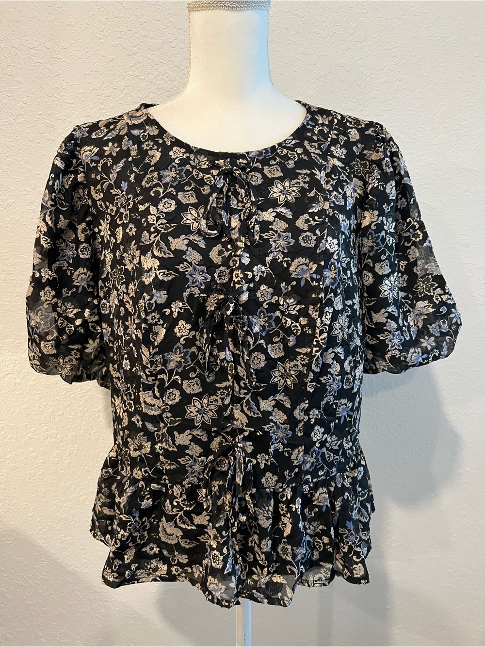 MELLODAY Black Floral Tie-Front Puff Sleeve Blouse